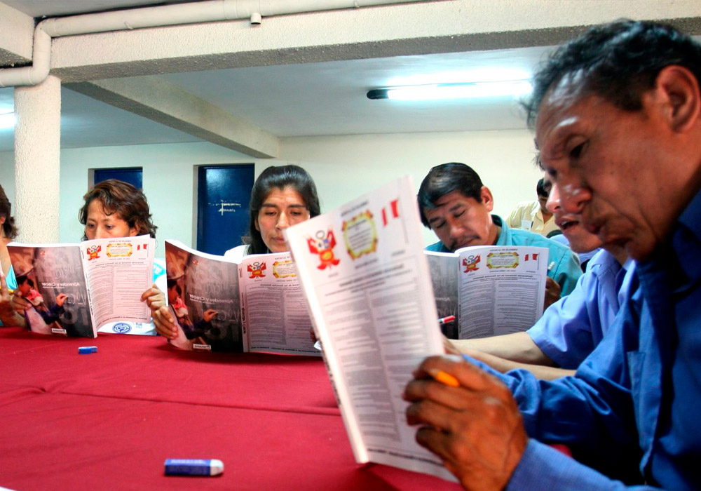 Transformando Vidas a Través de la Educación: La Lucha Contra el Analfabetismo en Perú